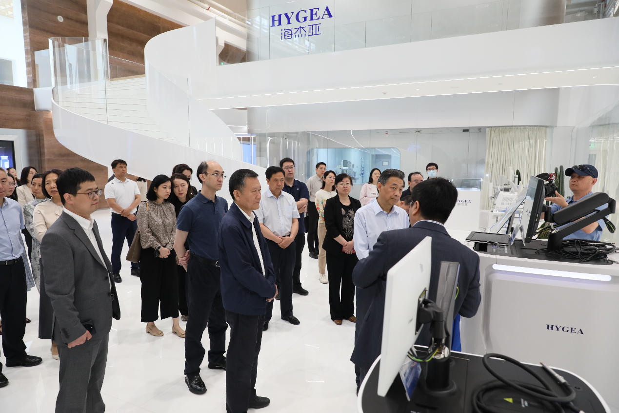 北京市人大常委會副主任侯君舒帶隊赴海杰亞醫(yī)療調(diào)研